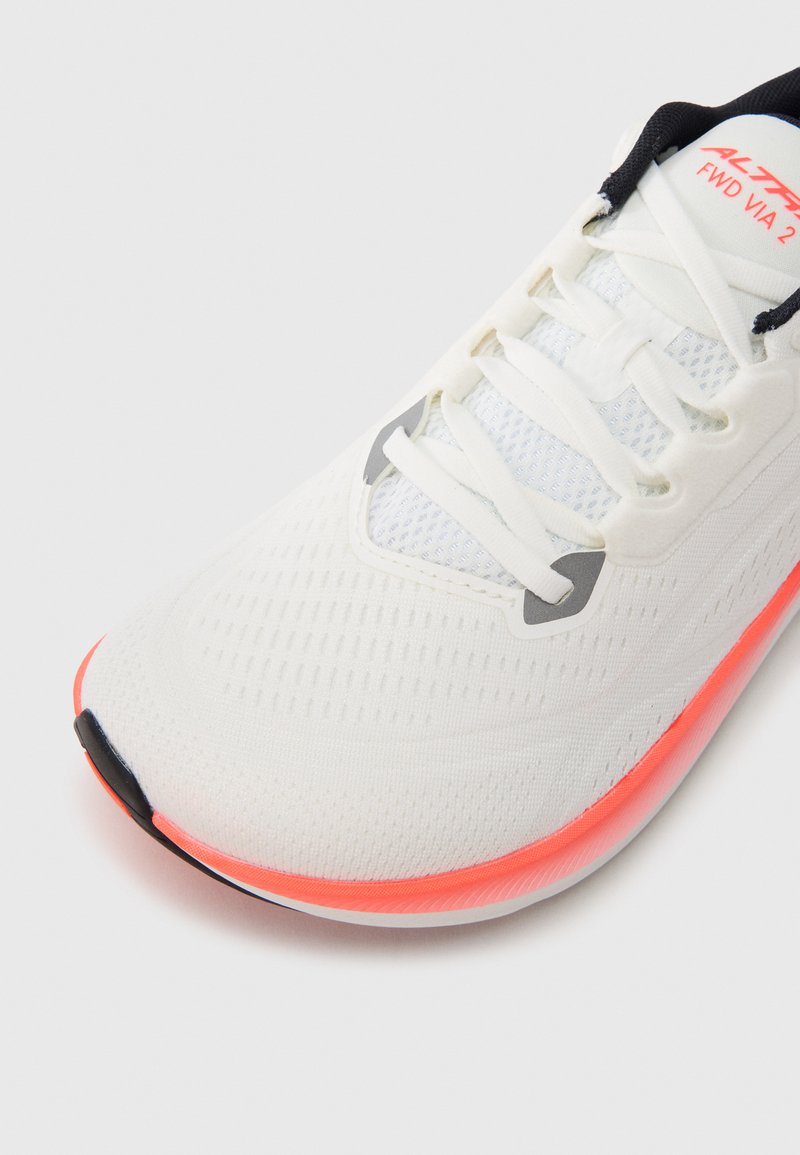 Altra FWD VIA 2 - Road running shoes - white/coral/grey  display picture 1