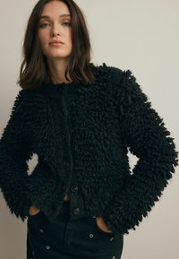 Next STATEMENT FLUFFY BUTTON UP - REGULAR FIT - Vesta na kopčanje - black