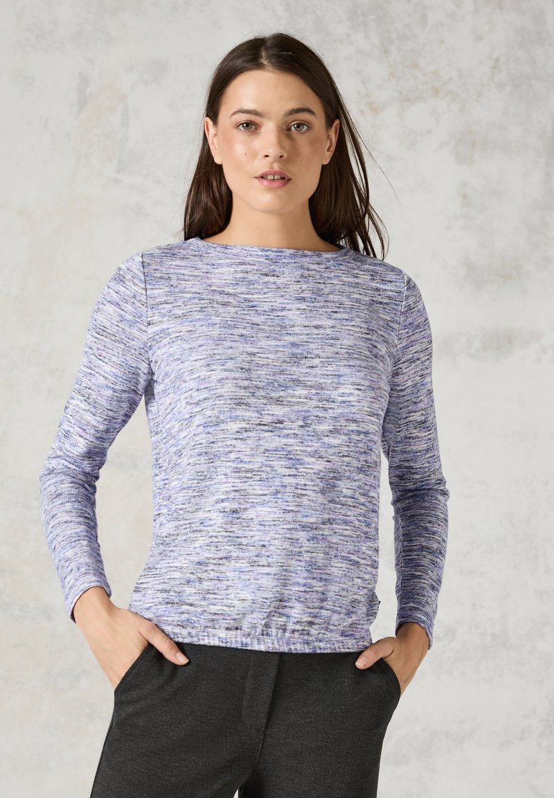 Langärmliger lila und weiß melierter Pullover mit Rundhalsausschnitt und lässiger Passform, gefertigt aus einem weichen, strukturierten Material.