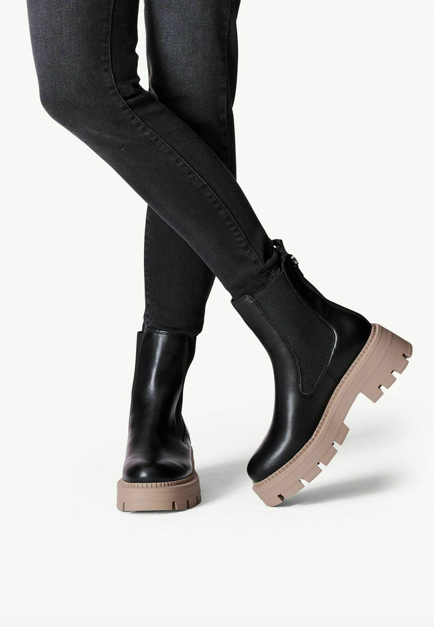 Tamaris Stivaletti Donna Classici Moda - Collezione 25083, Tacco Modico, Chiusura Lampo - Taglia 36, Materiale Sintetico