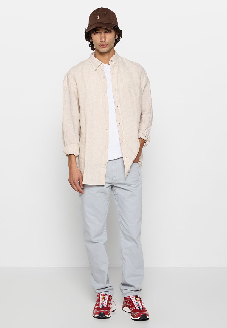 REGULAR FIT