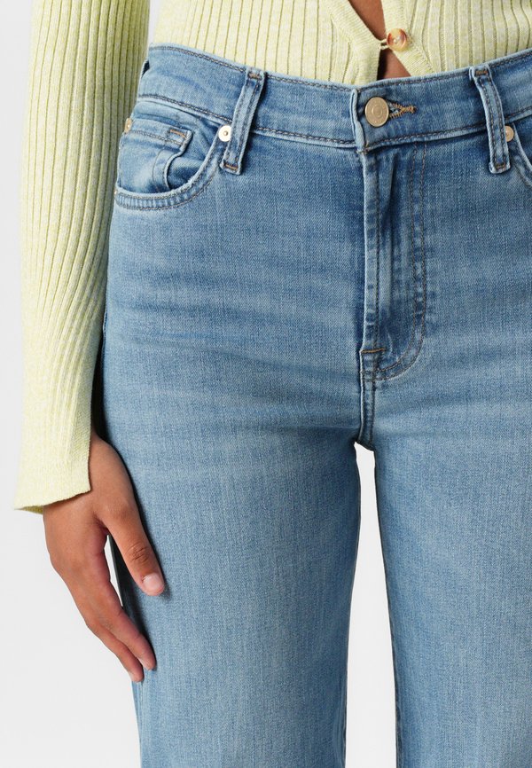 MODERN DOJO SLIM ILLUSION - Flared Jeans - pine4