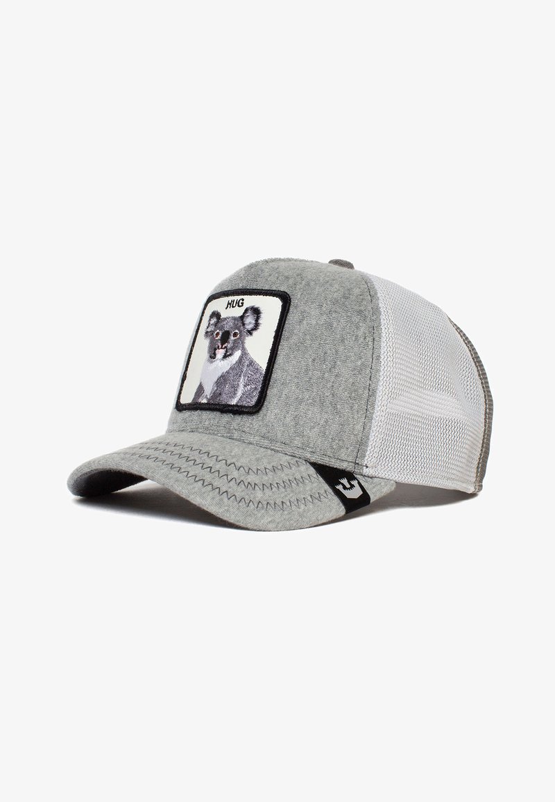Cappello grigio con visiera arrotondata, pannelli anteriori in feltro e retro in rete. Presenta un'applicazione di un koala con il testo "HUG" sul davanti. Logo nero accentato di lato.