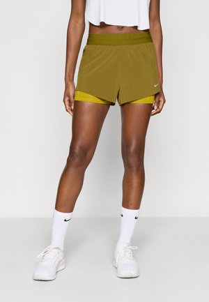 SWIFT - Pantaloncini 2 in 1 - olive flak/peat moss/reflective silver-coloured