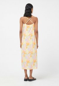 Compañía fantástica Vestido informal - multicolor