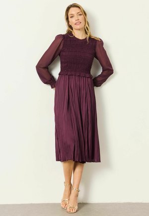 FatFace, PETITE FIT - PLEATED MIDI DRESS - Denné šaty - wine