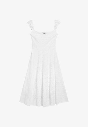 Witte mouwloze midijurk met eyeletstof, vierkante halslijn en labeltag in het midden van de borst.