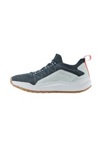 Dunkelblaue Strick-Sportschuhe mit weißer Zwischensohle, Gummiraupenaußensohle, hellgrauem Seitenpaneel, korallenfarbenem Fersenschlaufe und "LOWA"-Logo an der Seite.