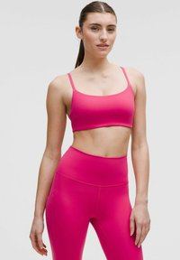 WUNDER TRAIN STRAPPY RACER C/D CUP - Sportovní podprsenky s lehkou oporou - Raspberry coulis