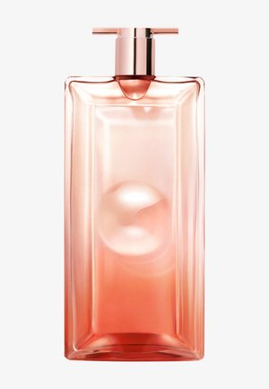 Rektangulær parfymeflaske med en gradient fra rosa til klar finish, med en avrundet midtparti og en metallisk pumpetopp. Klar og jevn tekstur.