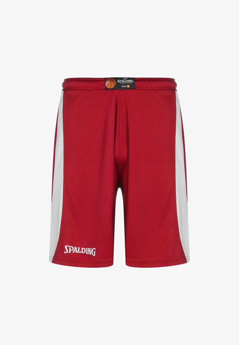 Rote Basketballshorts aus atmungsaktivem Material, mit weißen Seitensch-stripes und einem Spalding-Logo am linken Unterschenkel. Größe M.
