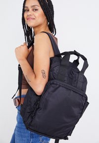 WOMENS PACK ROUND - Rucksack - regular black