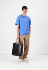 Belstaff STAPLE LOGO - Print T-shirt - hydra blue