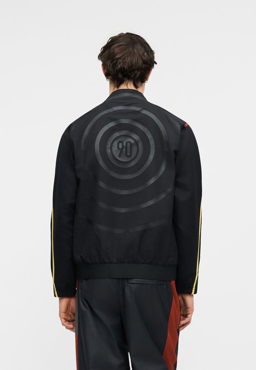 Nike Total 90 Laser Woven Jacket 'Black Lightning' — foto 4
