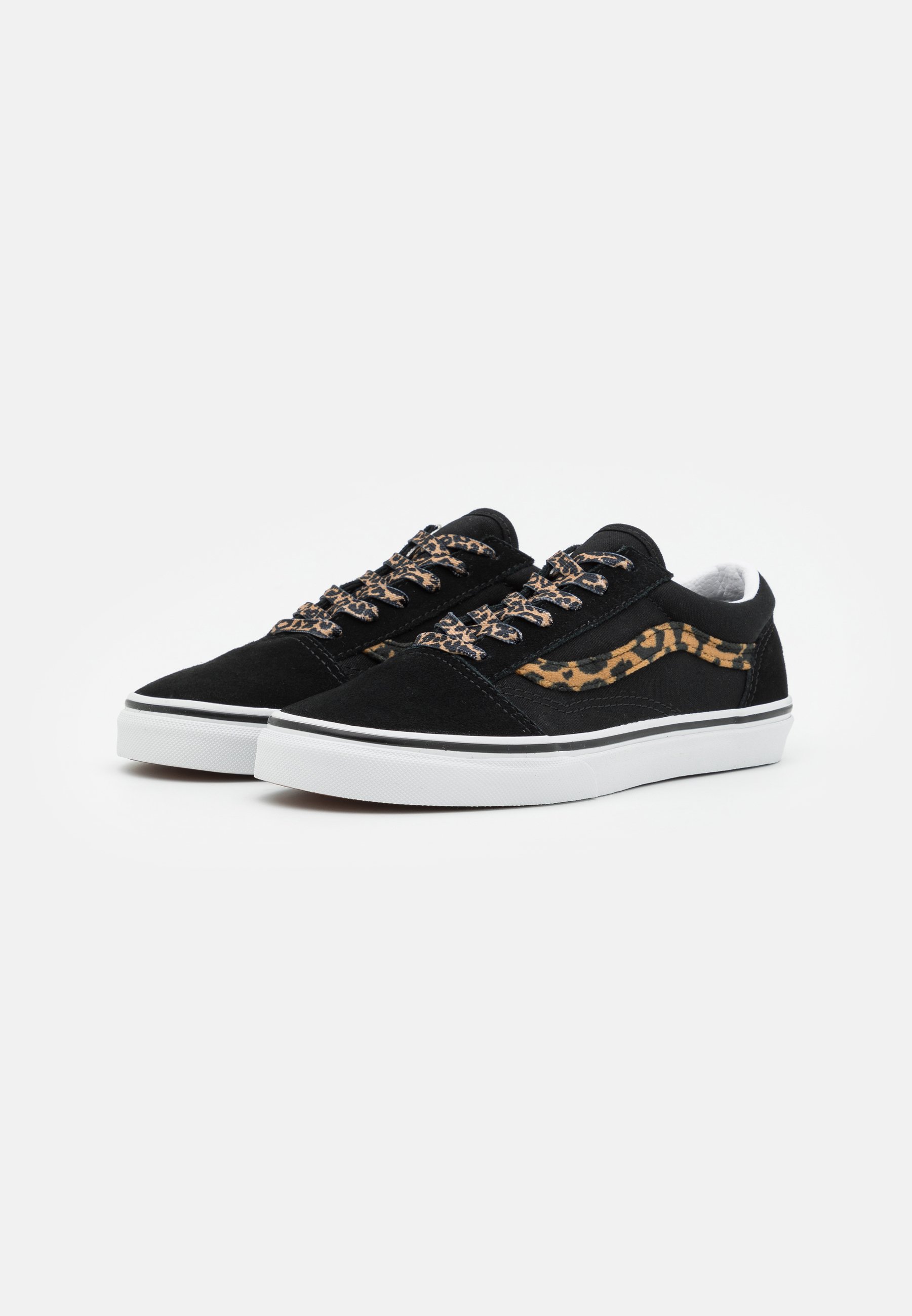 black vans uk 4