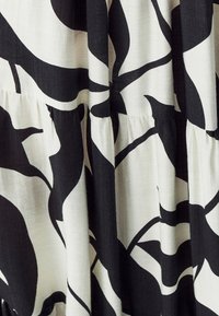 WILLA Maxi dress - black leaf