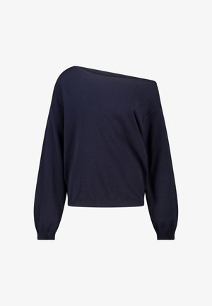 Pull bleu marine à manches longues avec encolure large bateau et poignets et ourlet côtelés ajustés sur un fond blanc uni.