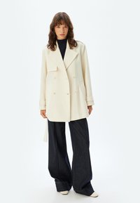DOUBLE BREASTED - Trenchcoat - white