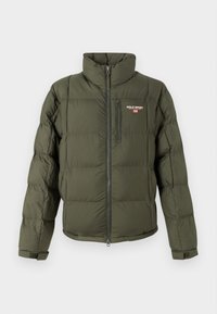 Selecionado, ranger green