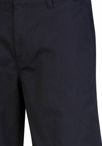 Pantaloni in cotone blu navy con una texture liscia, dotati di una vita standard e tasche laterali, progettati per una vestibilità comoda.