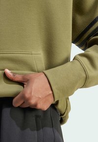 adidas Originals NEU - Sudadera - focus olive