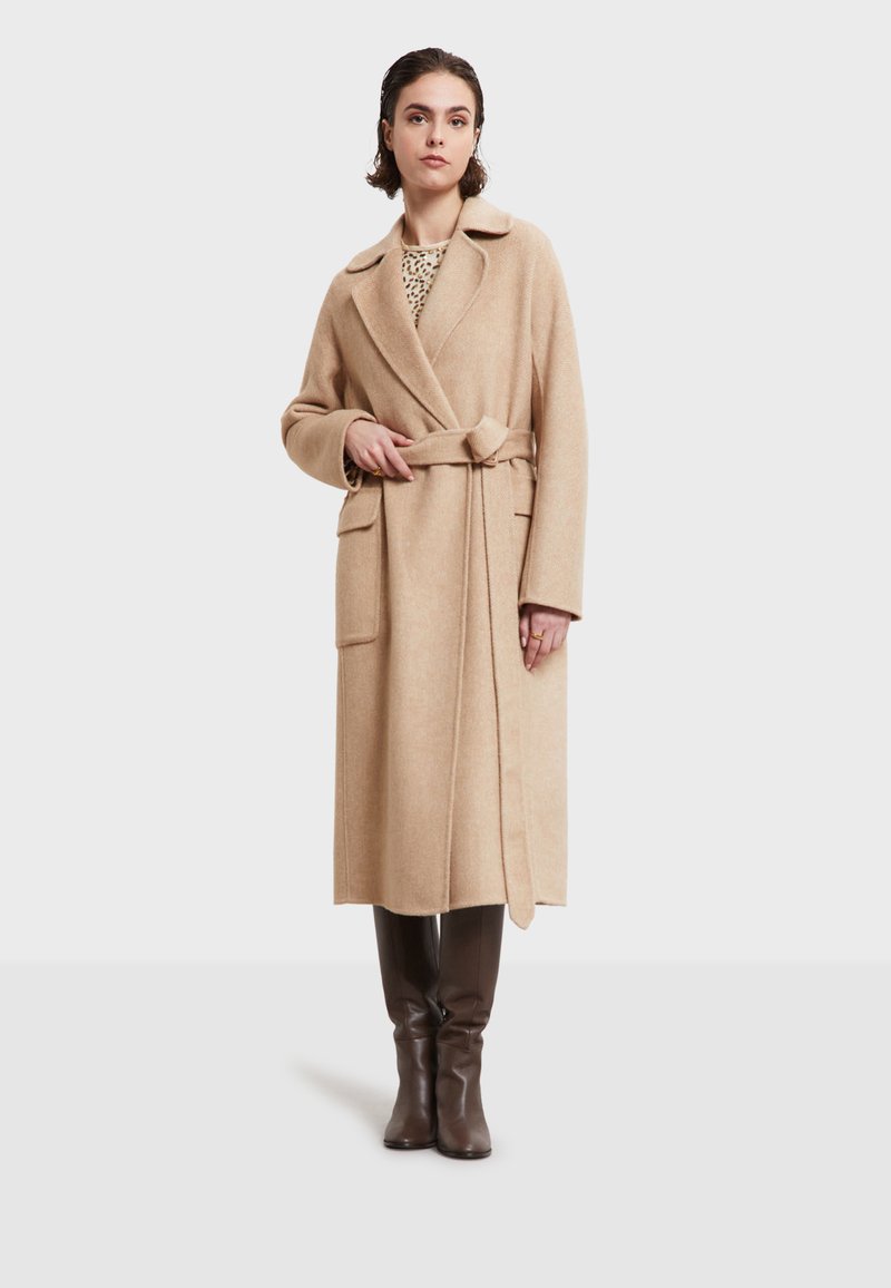 Manteau Trench Femme Oasis Taille S - Couleur Beige, Style Ceinturé, Occasion Très Bon état