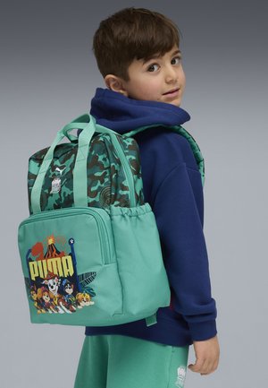 Puma, PUMA X PAW PATROL 12 L KLEINER RUCKSACK UNISEX - Mochila - vibrant green