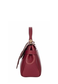 Sac à main en cuir bordeaux avec une forme structurée. Doté d'une poignée supérieure et de quincaillerie en or. La surface a une finition texturée avec des coutures visibles.