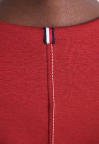 Tommy Hilfiger Rochie din jerseu - dark magma
