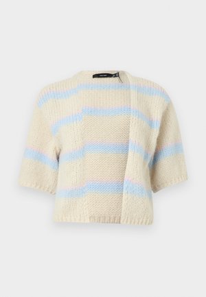 Cardigan court en maille crème à manches courtes avec ouverture sur le devant et rayures horizontales pastel bleues et roses sur le corps et les manches.