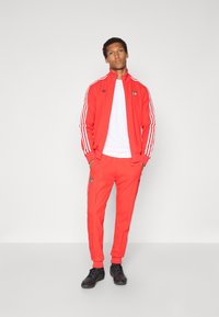 adidas Originals BENFICA ICON TRACK PANT - Klubbklær - benfica red