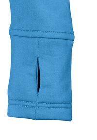 Blå stofærme med en synlig søm og en enkelt slidsåbning ved manchetterne. Blød, glat tekstur for komfort og fleksibilitet.