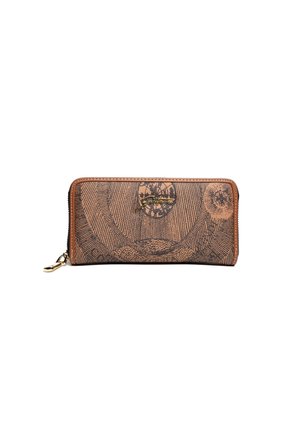 Portafoglio marrone con zip tutto intorno, decorato con intricati motivi neri e dettagli in oro sul davanti, su uno sfondo bianco.