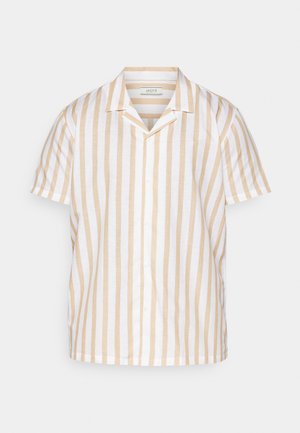 Camisa de manga corta en tejido ligero con rayas verticales en beige y blanco. Parte delantera con botones y diseño de cuello camp. 