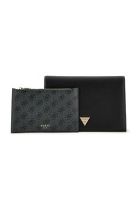Portafoglio in pelle sintetica nera e borsa con cerniera abbinata con un sottile motivo a rilievo. Accenti in logo e hardware di tonalità dorata. Design semplice e rettangolare.