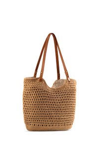 Wykonana z plecionego słomy torba na ramię z brązowymi sztucznymi skórzanymi uchwytami, otwarta od góry i o strukturalnym wykończeniu. Posiada miękką podszewkę wewnętrzną.