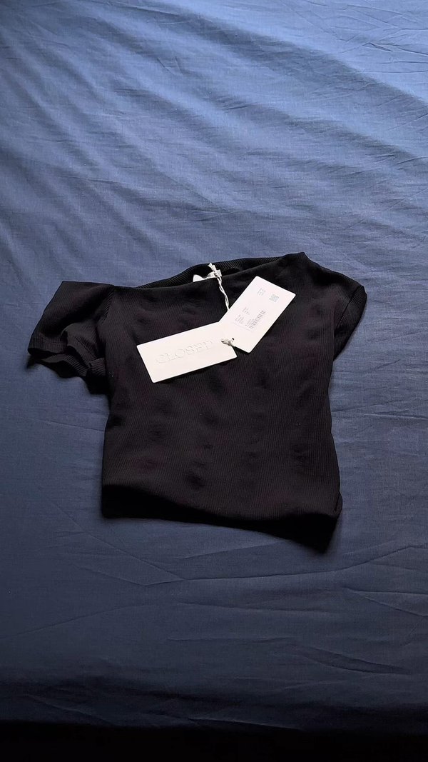 ASYMMERIC - Basic T-shirt3