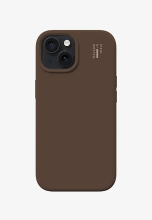 Coque de téléphone mobile en silicone marron avec une texture mate, découpes pour les lentilles de double caméra et un logo sur le côté. Conception élégante et ajustée.