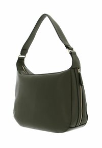 Borsa a spalla in pelle verde con superficie testurizzata, cinghia singola e tasca laterale con zip. Presenta una forma arrotondata e un design minimalista.