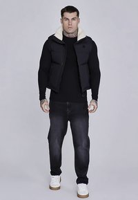 SIKSILK Weste - black