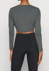 Ellesse Langarmshirt - dark grey