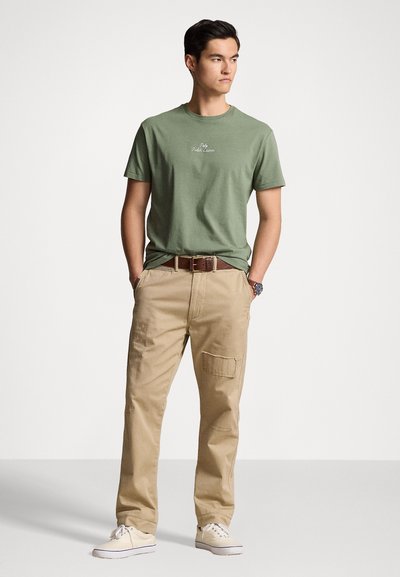 Polo Ralph Lauren SHORT SLEEVE UNISEX - Tricou cu imprimeu - cargo green