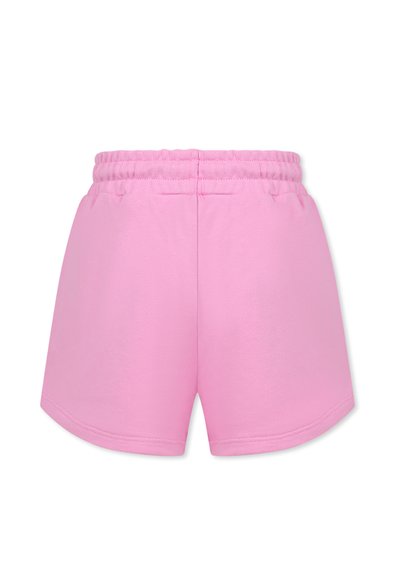 Shorts sportivi rosa con un cinturino elastico, realizzati in tessuto liscio. Presentano un design semplice e bordi rifiniti per una finitura pulita.