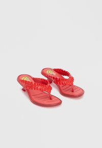 Επιλέχθηκε, red