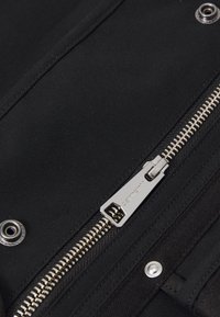 Carhartt WIP CARPENTER SHOULDER BAG UNISEX - Cross body bag - black