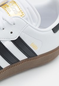 adidas Golf SAMBA - Sapatos de golfe - footwear white/core black