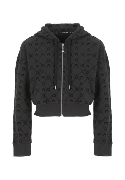 Felpa nera accorciata con tessuto testurizzato e un motivo sottile, chiusura frontale con zip, cappuccio con cordino e polsini a costine.