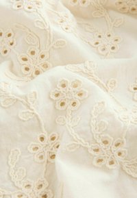Thumbnail Image 6