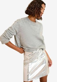 REGULAR FIT - Gonna a campana - silver