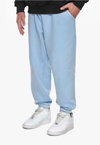 Dropsize HEAVY LOOSE FIT JOGGER - Joggebukse - baby blue